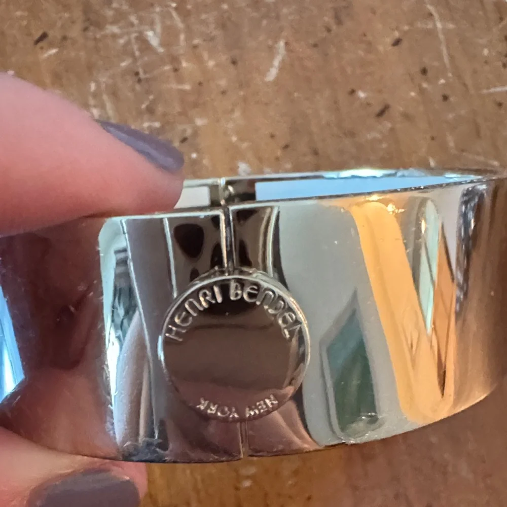 Henri Bendel Shiny Silver Wristband